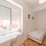 Апартаменты Houze Four Bedroom Near Zoo Лиссабон